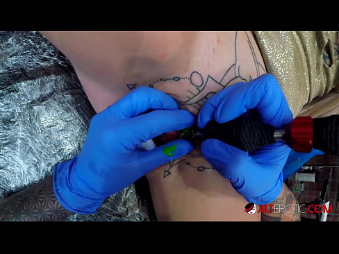 ❤️ Fìor tattooed hottie Sully Savage fhuair tattoo air a clitoris ❤  Porn anal  aig gd.goodseller.top ❌❤
